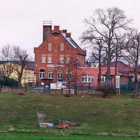 Gaestewohnung Heinrich Heine Schule Bad Dürrenberg Esterno foto